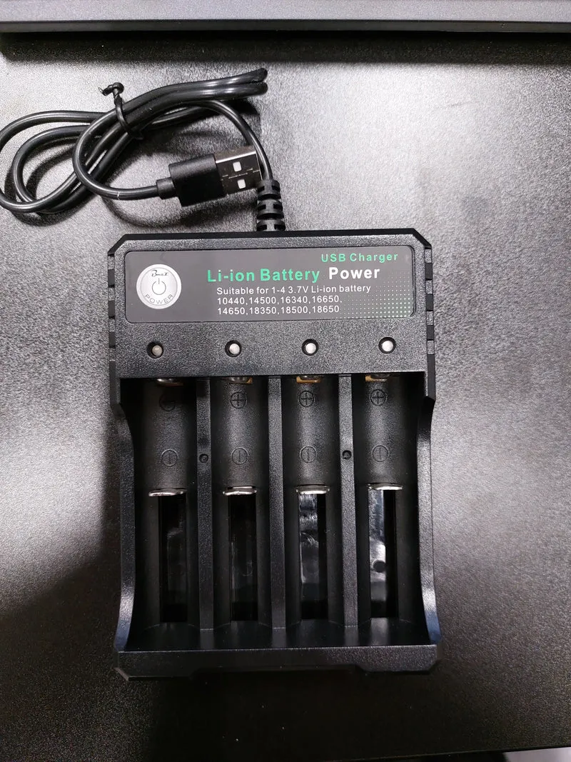 Chargeur 4 piles