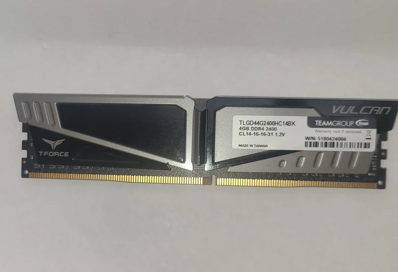 T-Force Vulcan TLGD44G2400HC14BK 4GB DDR4 2400 GAMING RAM