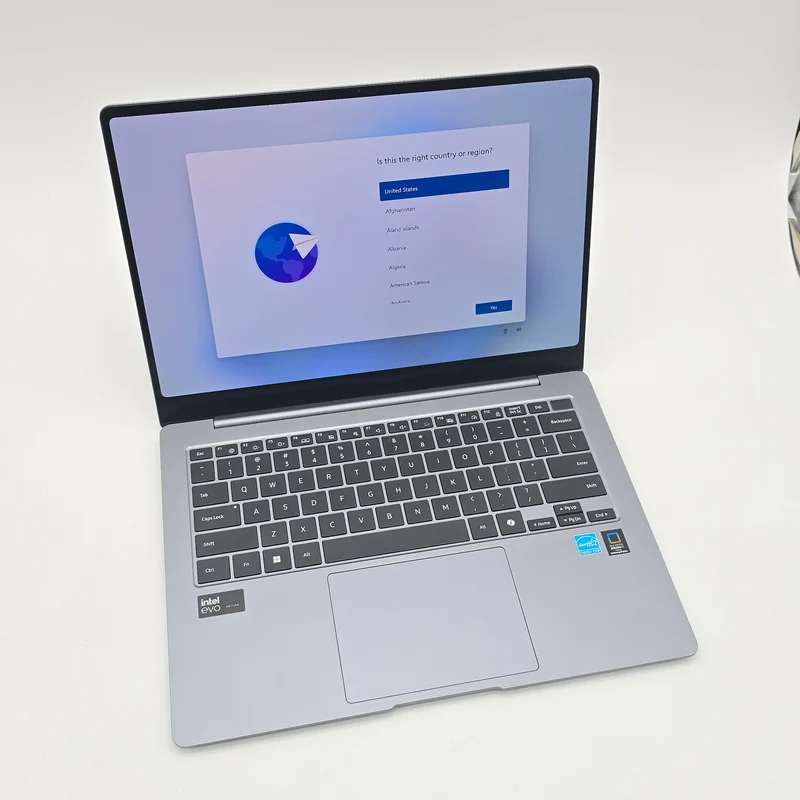 Samsung Galaxy Book Ultra 14, Intel Core Ultra 7 155H, 16GB DDR5, 512GB NVMe, 14" QHD+ 120Hz, Windows Gaming Laptop