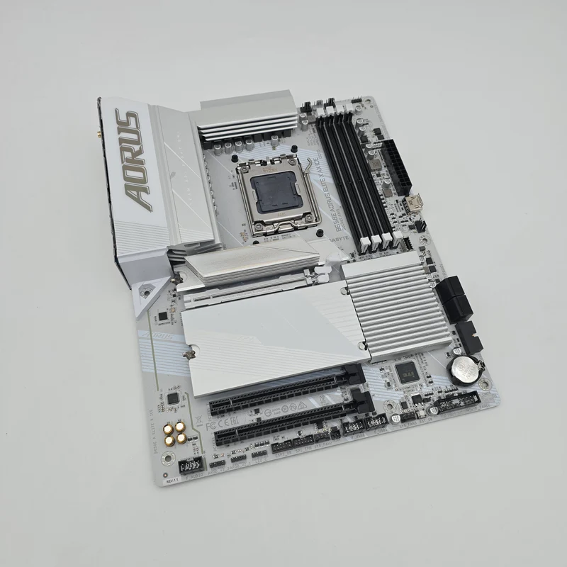 Gigabyte B650E Aorus Elite X AX Ice, AMD Socket AM5 ATX Gaming Motherboard