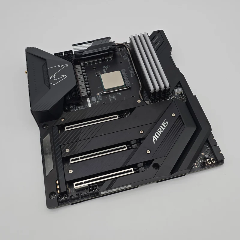 Gigabyte X570 Aorus Xtreme Gaming Motherboard, AMD Ryzen 9 5900X Processor CPU, 32GB Gigabyte DDR4 4400MHz RAM Combo