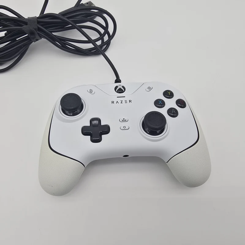 Razer Wolverine V2, USB Wired Xbox/PC Gaming Controller