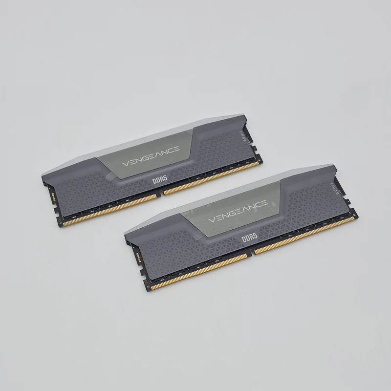Corsair Vengeance RGB Pro 64GB RAM, 5600MHz, CL40-40-40-77, 2x32GB Memory Sticks
