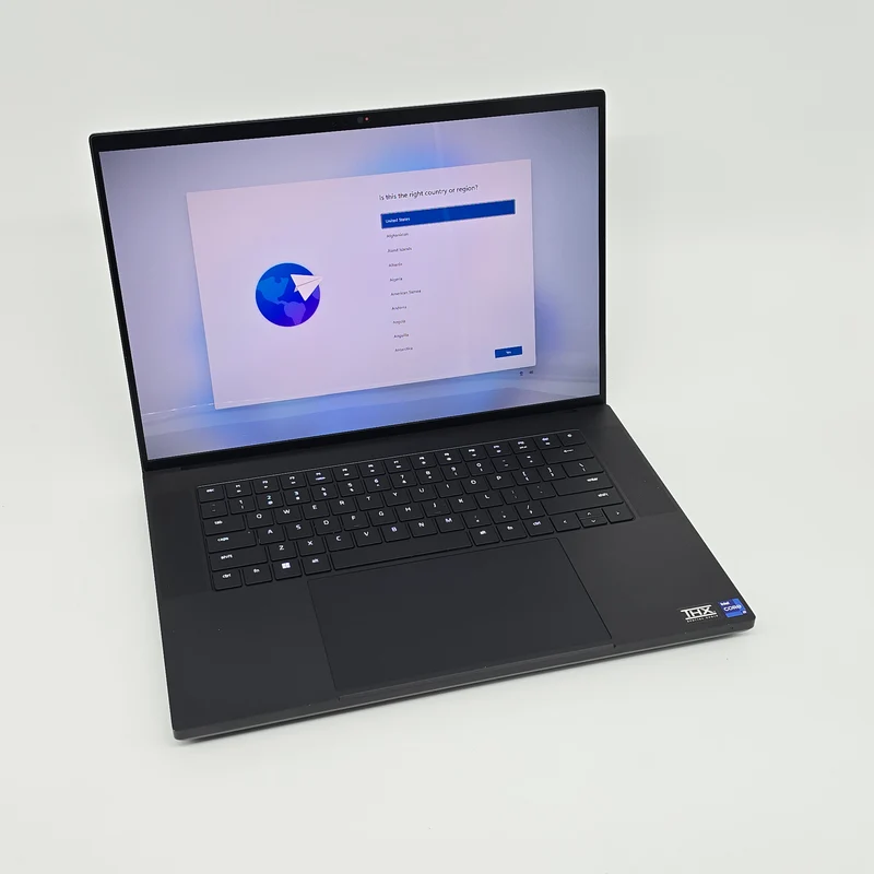 Razer Blade 16 OLED, NVIDIA RTX 4090, Intel Core i9-14900HX, 240Hz QHD+, 32GB DDR5 Gaming Laptop