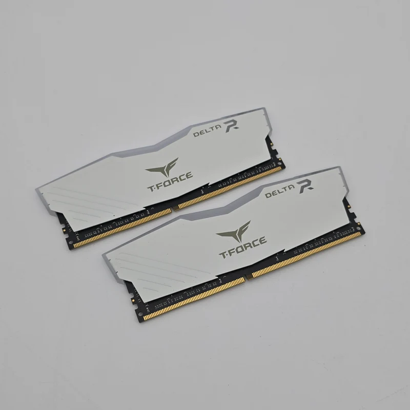 TForce Delta 16GB 3600MHz RAM DDR4 White RGB, 2x8GB, CL18-22-22-42