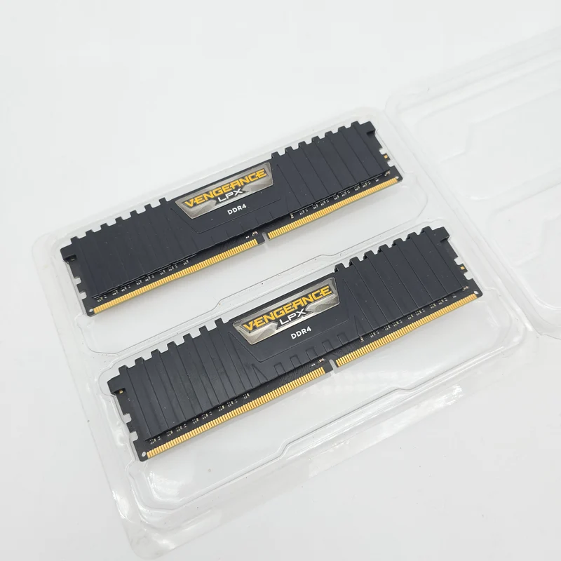 8GB DDR4 Corsair Vengeance LPX RAM, 2x4GB Sticks, 2400MHz CL-16-16-16-39 Memory