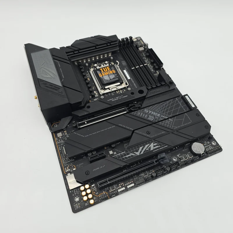ASUS ROG STRIX X670E-F Gaming WiFi, AMD Socket AM5 Gaming Motherboard