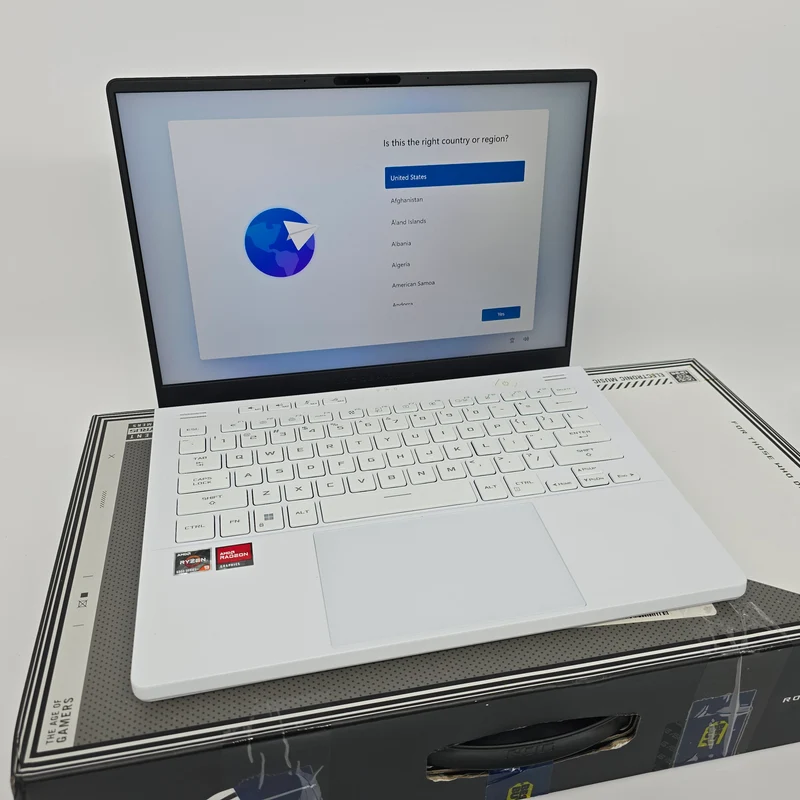 ASUS ROG Zephyrus G14, RX 6700S, Ryzen 9 6900HS, 16GB DDR5, QHD+ 120Hz Gaming laptop