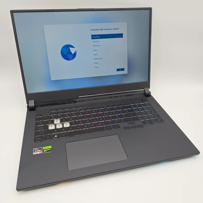 ASUS ROG STRIX SCAR G17, Ryzen 7 6800HS, RTX 3050, 16GB DDR5, 144Hz Gaming Laptop