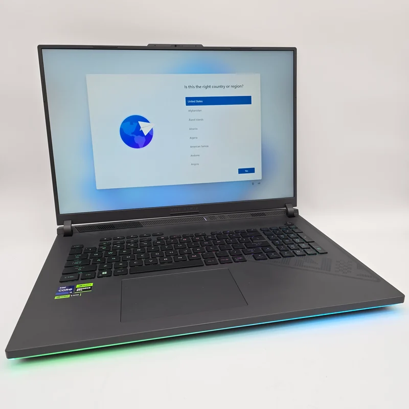 ASUS ROG STRIX G18, RTX 4080, Intel i9-13980HX, 18" QHD+ 240Hz, Gaming Laptop Like New