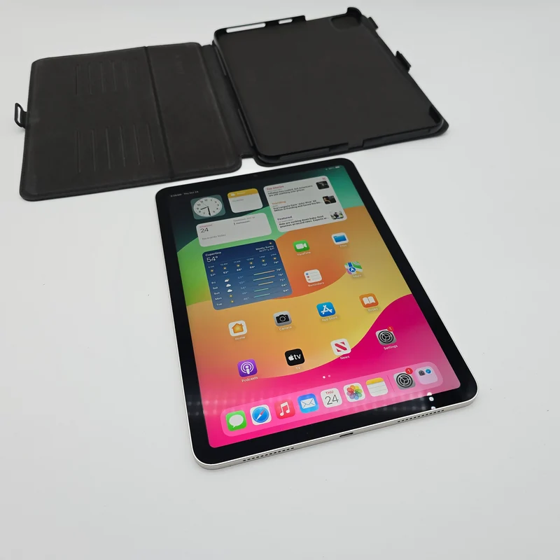Apple iPad Air 5th Gen, Apple M1 Chip, 10.9", 64GB, WiFi, Space Gray, with Speck Case