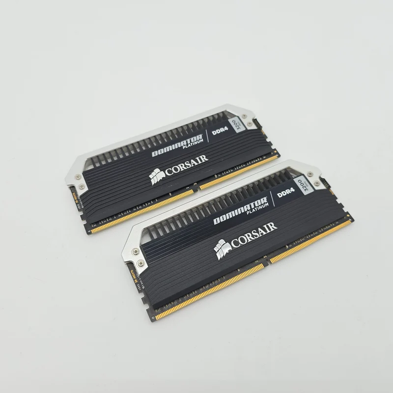 8GB Corsair Dominator DDR4 RAM 3200MHz, 2x4GB, CL16-18-18-36